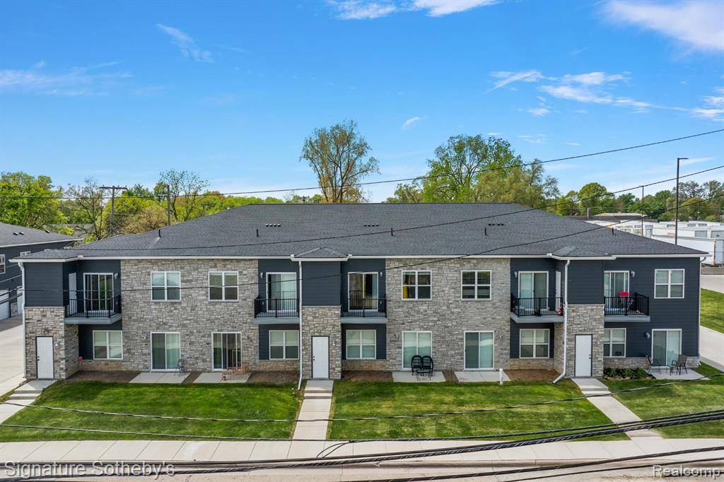 Hazel Park, MI 48030,1251 E Woodward Heights Boulevard