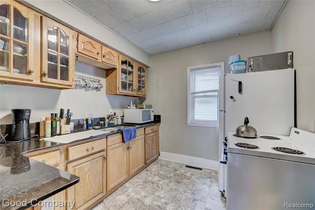 Royal Oak, MI 48067,115 S PLEASANT Street