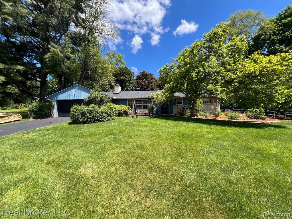 Farmington, MI 48336,33200 Raphael Road