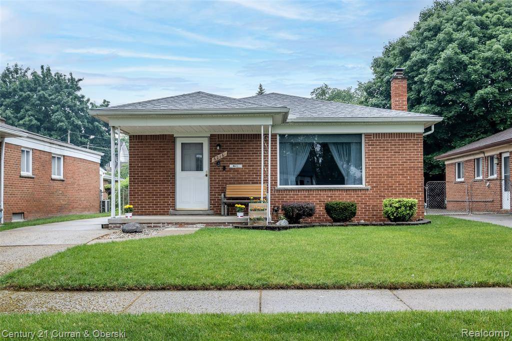 Dearborn Heights, MI 48127,6216 Kinmore Street