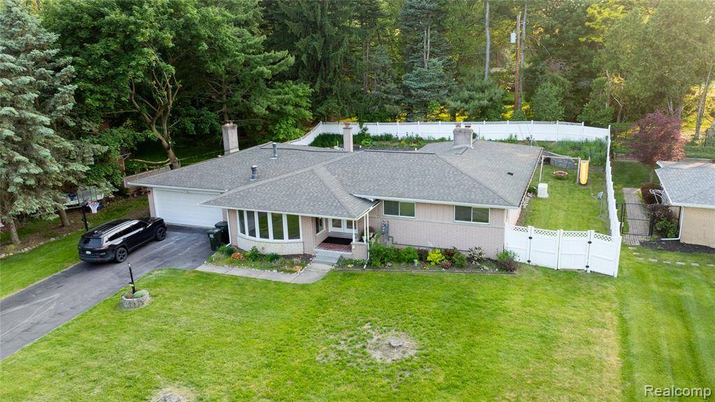 Rochester Hills, MI 48309,626 Wilwood Road