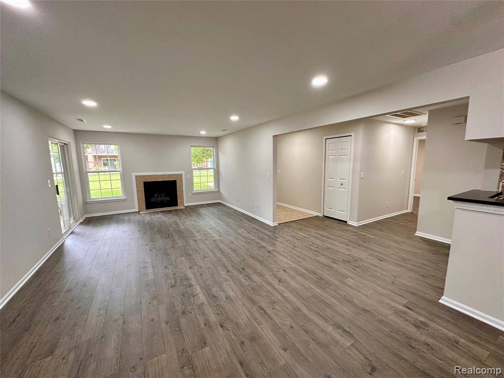 Sterling Heights, MI 48314,5484 Pine Aires Drive
