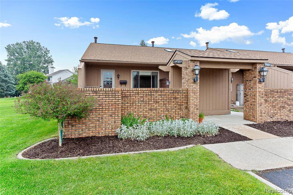 South Lyon, MI 48178,25389 Potomac N 51 1