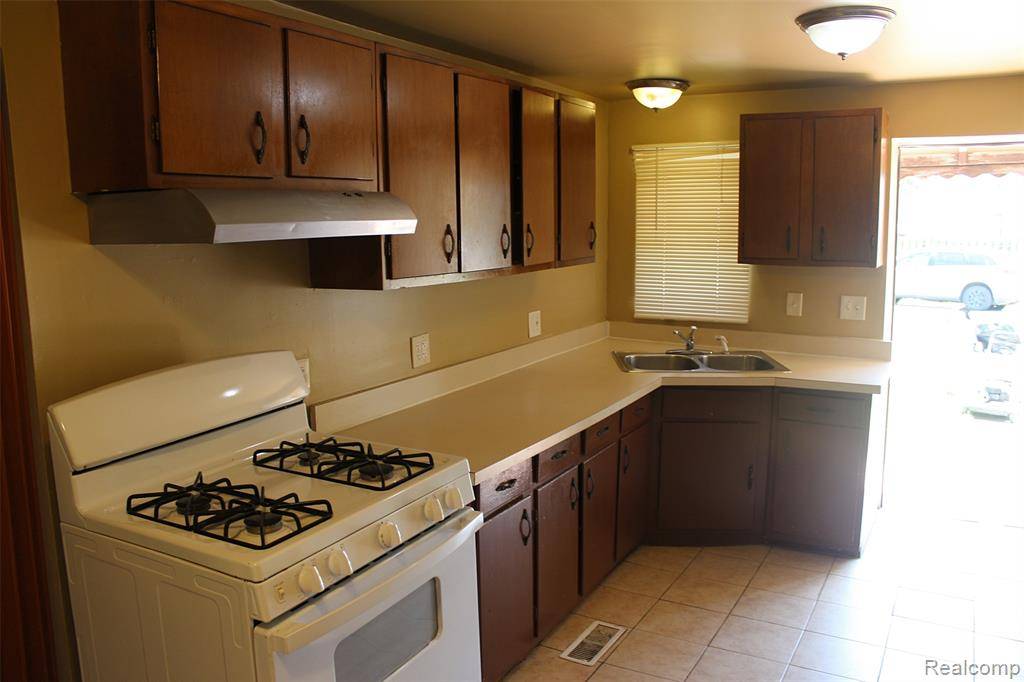Redford Twp, MI 48239,15504 Chelsea