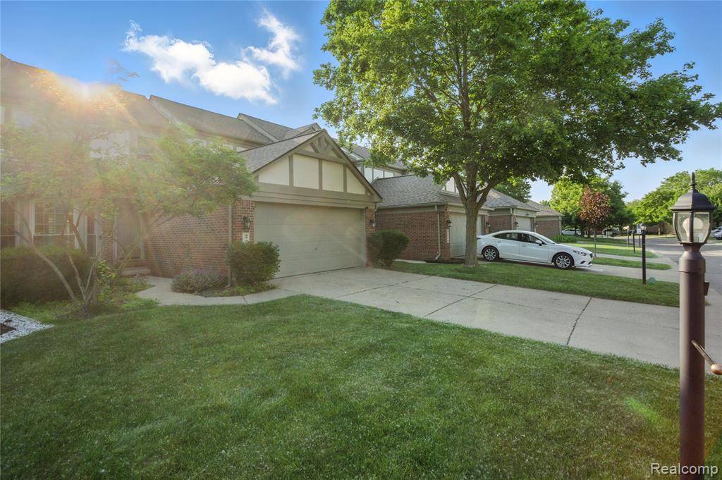 Canton Twp, MI 48188,2216 Lone Wolf Lane