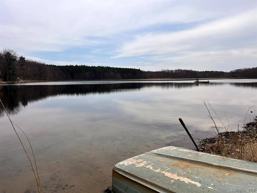 Columbiaville Vlg, MI 48421,3236 Shady Oak Drive
