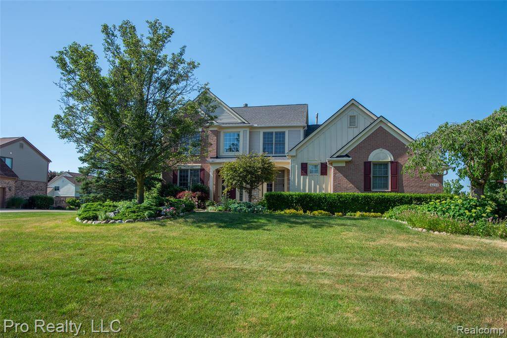 Rochester, MI 48306,4233 Holly Lane