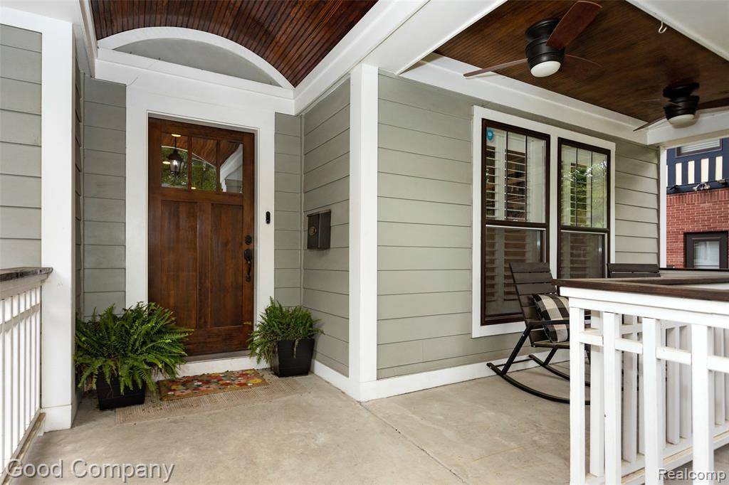 Royal Oak, MI 48067,1017 N Maple Avenue