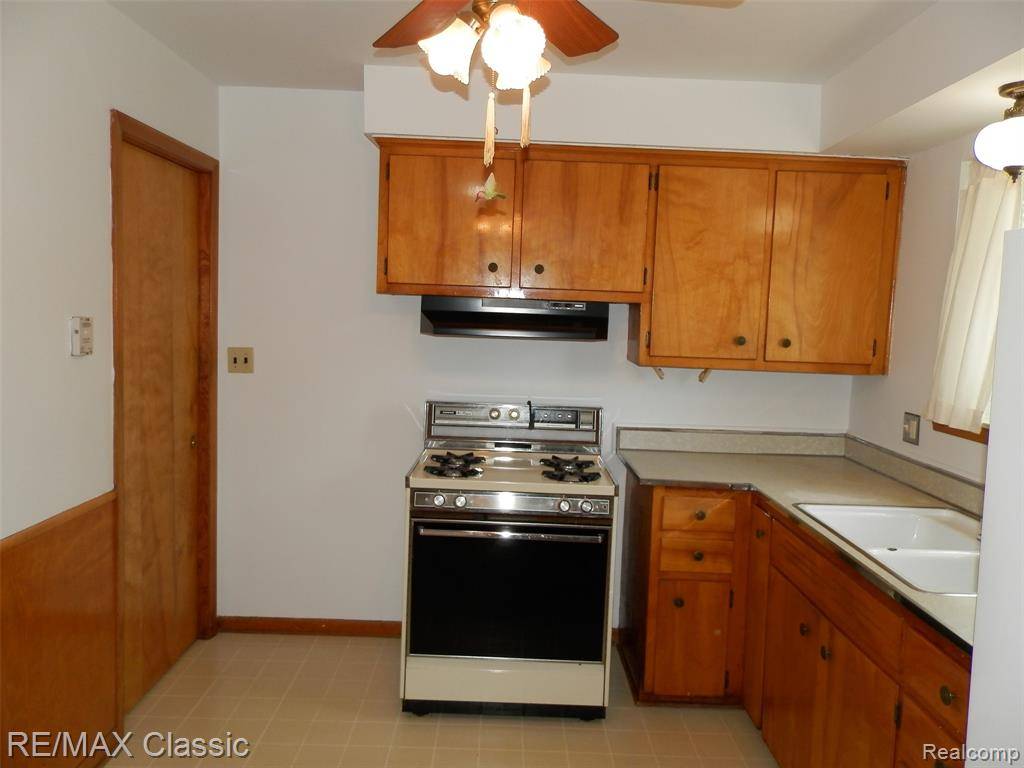 Westland, MI 48185,7736 Berwick Drive