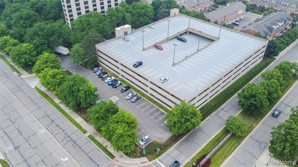 Southfield, MI 48075,5000 Town Center 2203