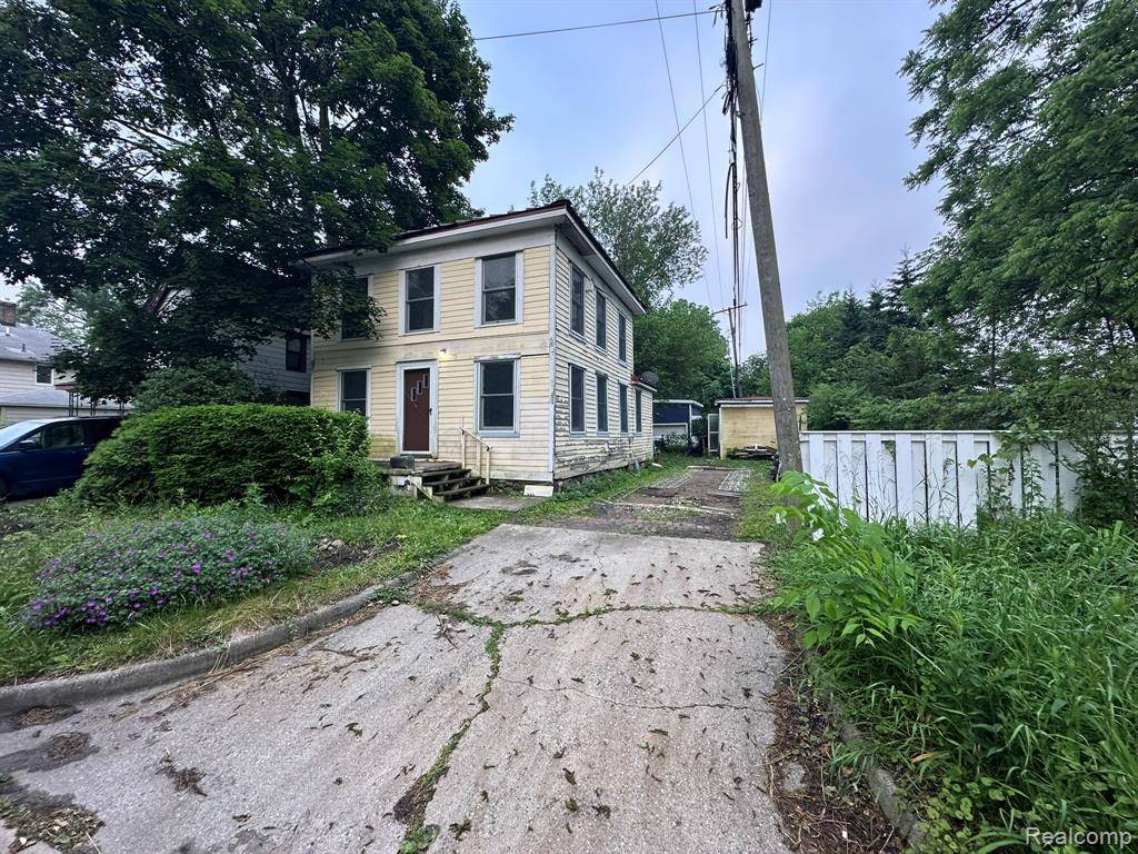 Ypsilanti, MI 48198,12 Oak Street