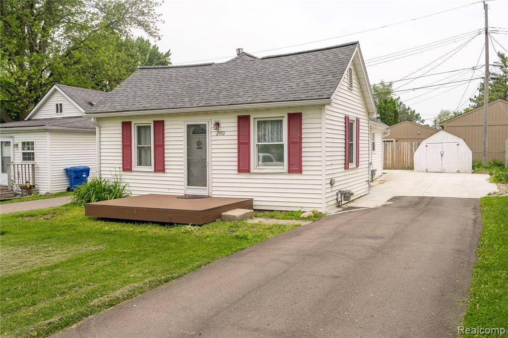 Waterford Twp, MI 48328,2910 Peerless Avenue