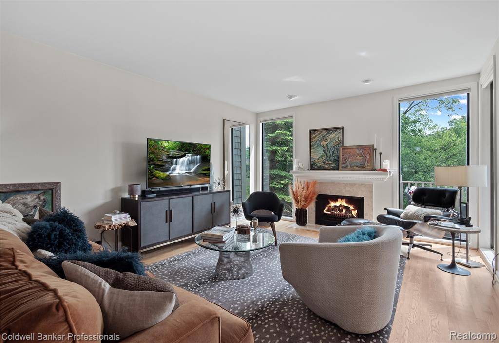 Bloomfield Hills, MI 48304,916 Tartan Trail