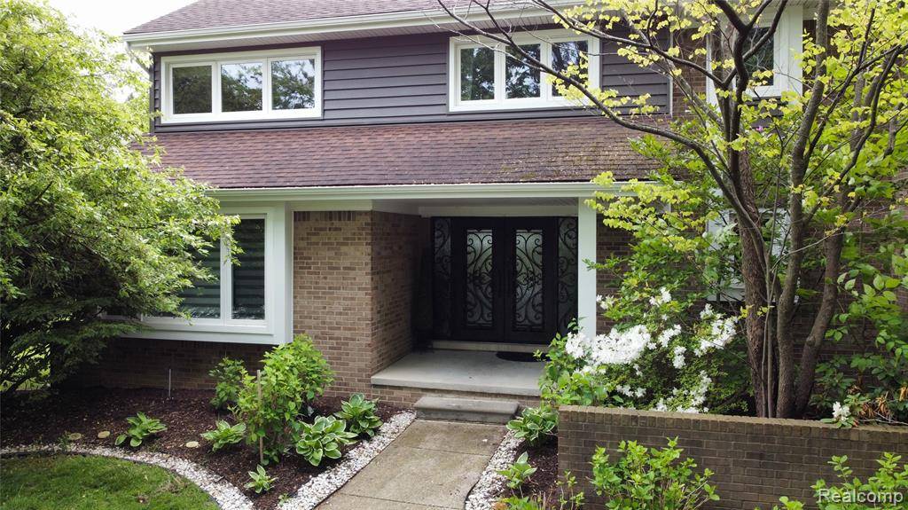 West Bloomfield Twp, MI 48323,5084 Champlain Circle