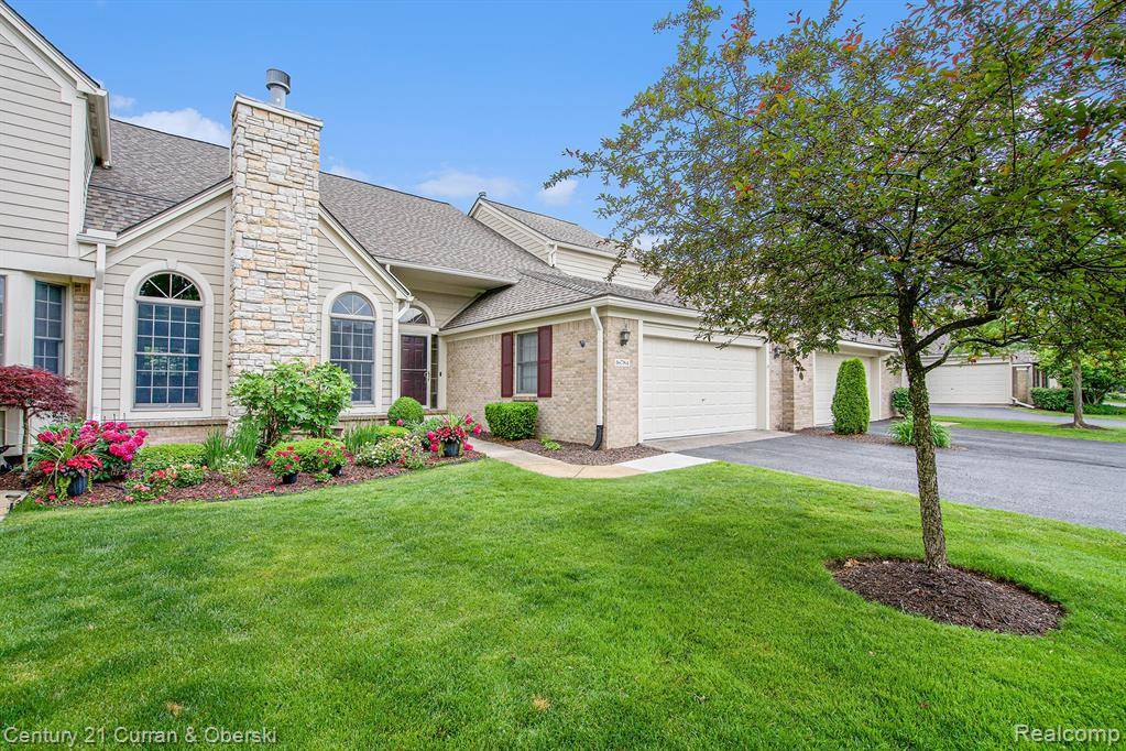 Northville, MI 48168,16784 Lyonhurst Circle 93