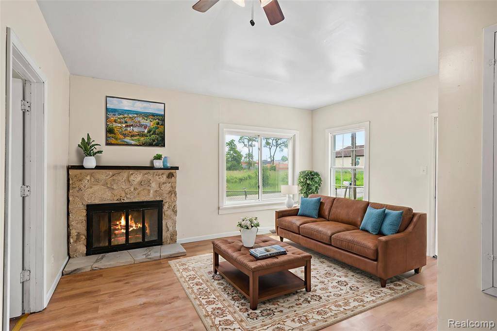 Burton, MI 48529,1496 E Parkwood Avenue