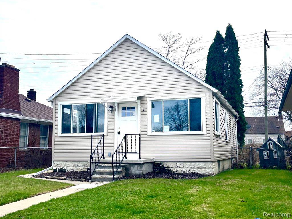 Lincoln Park, MI 48146,557 WHITE Avenue