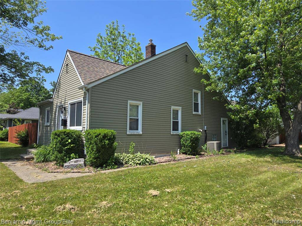 Garden City, MI 48135,31710 Leona Street