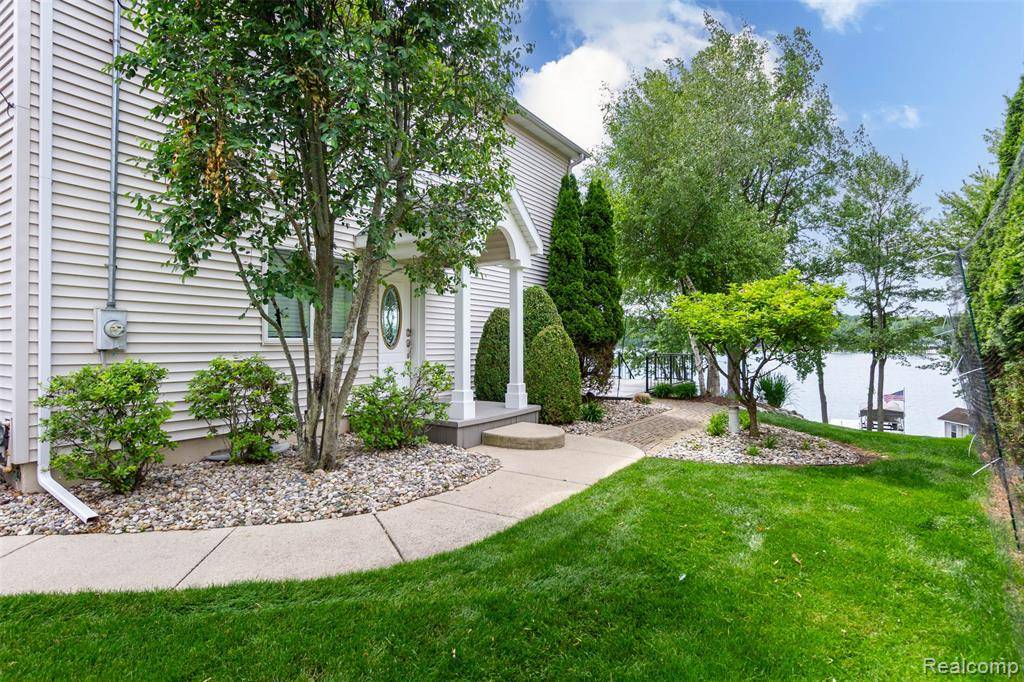 Fenton Twp, MI 48451,6081 Byram Lake Drive