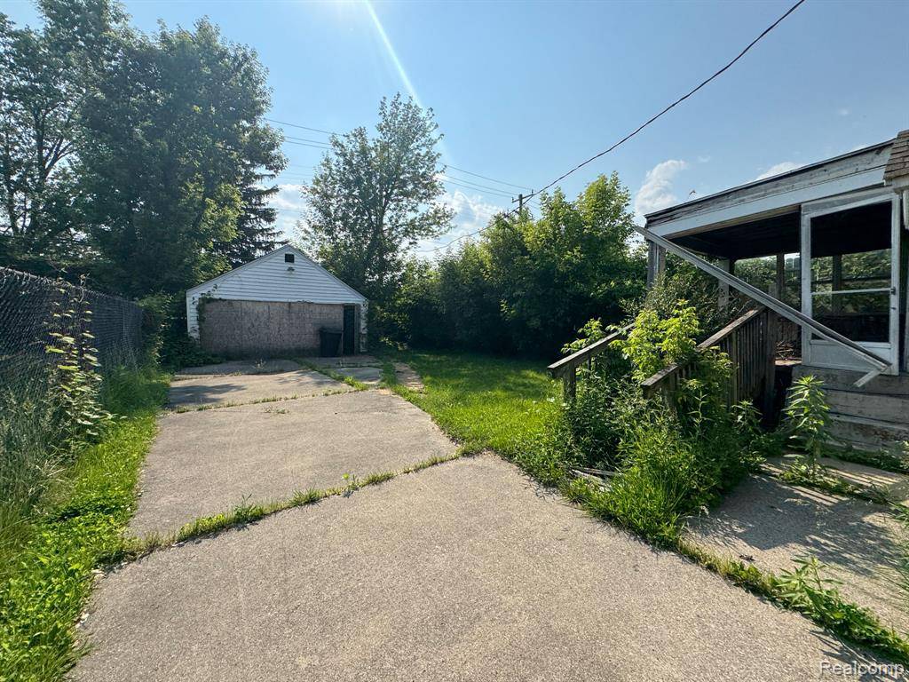 Detroit, MI 48224,5965 Kensington Avenue