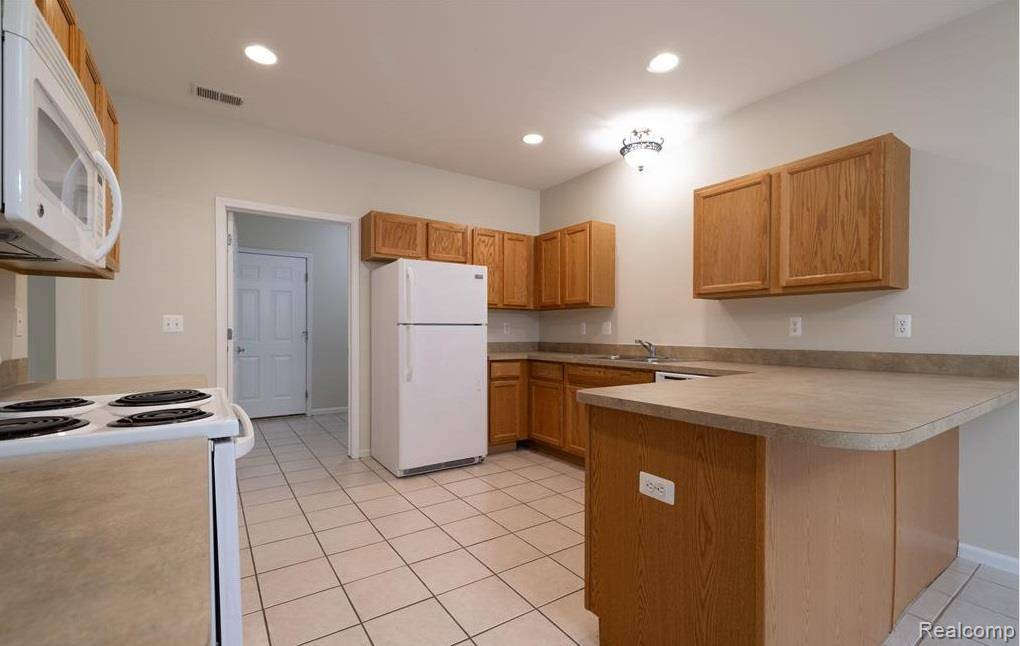 Sterling Heights, MI 48312,14438 Shadywood Drive