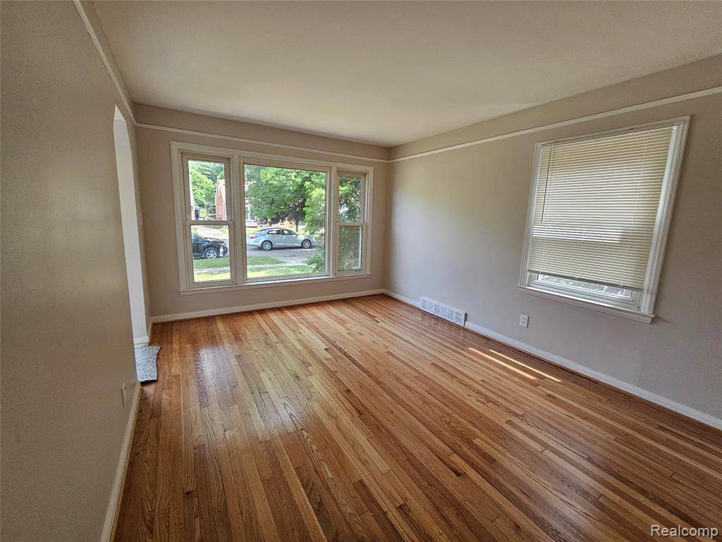 Redford Twp, MI 48239,9311 Dixie