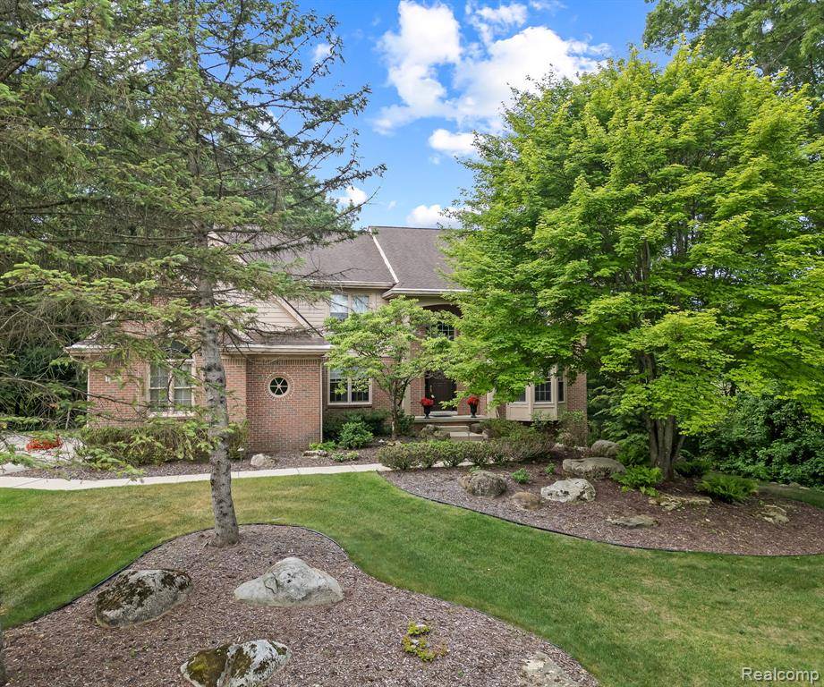 Lake Orion Vlg, MI 48362,408 Indian Trail Trail