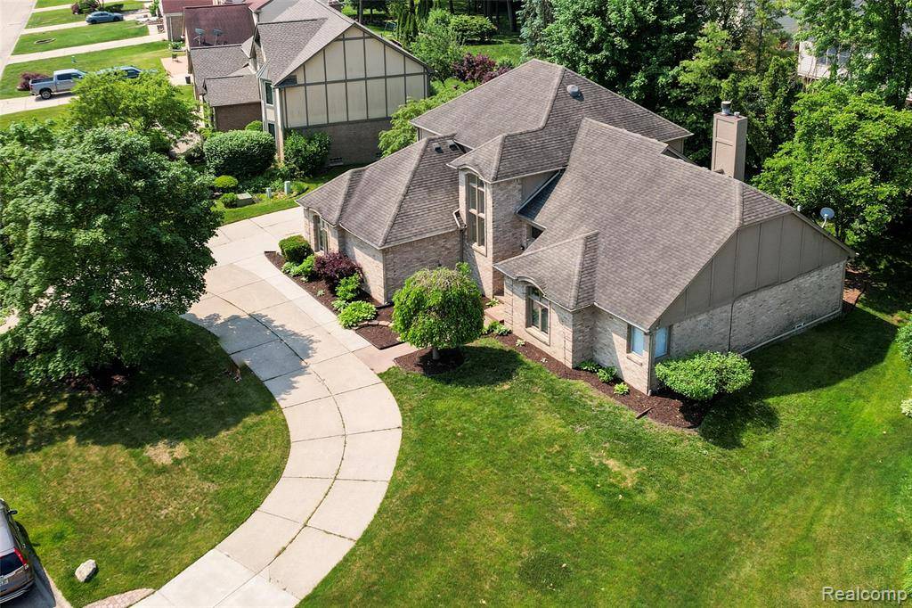 Farmington Hills, MI 48331,30753 Sunderland Drive