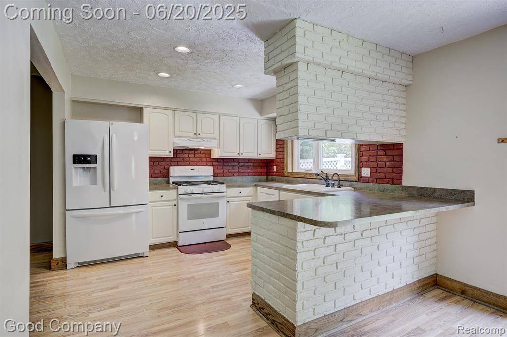 Canton Twp, MI 48188,661 Merrimac Road