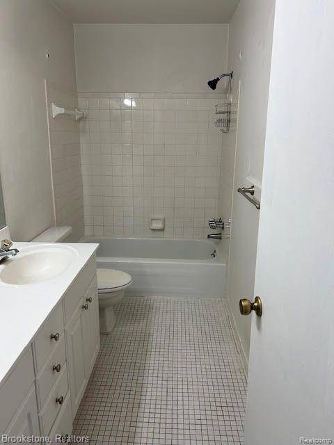 Farmington Hills, MI 48334,32005 W 12 MILE Road B 301