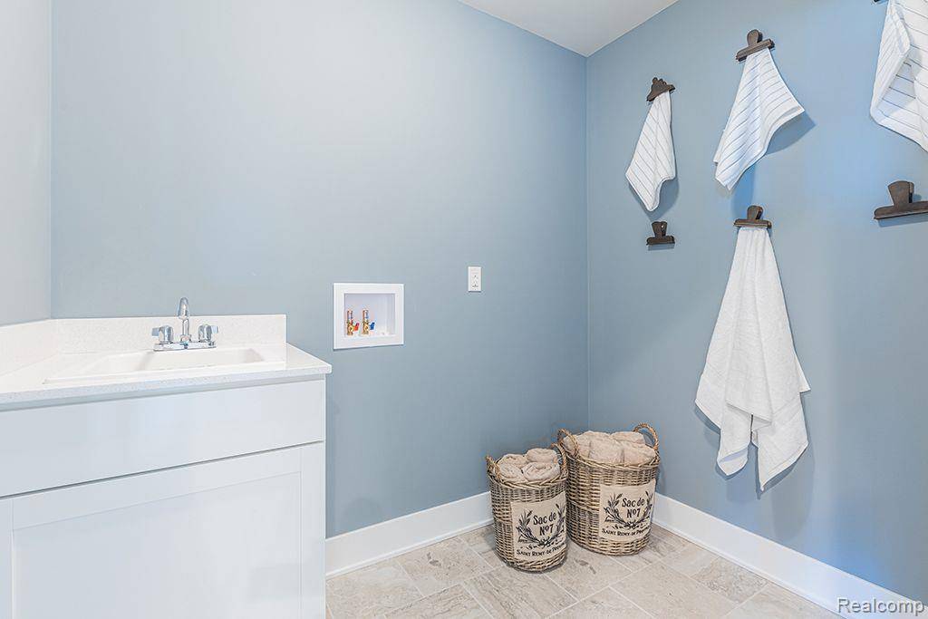 Fenton Twp, MI 48451,16245 Rogan Drive