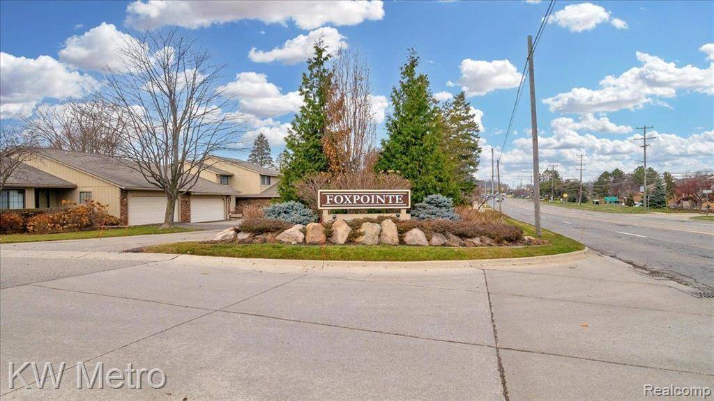 West Bloomfield Twp, MI 48323,4013 Foxpointe Drive