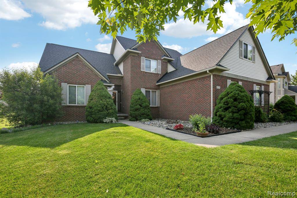 Grand Blanc, MI 48439,8329 Deer Creek Court
