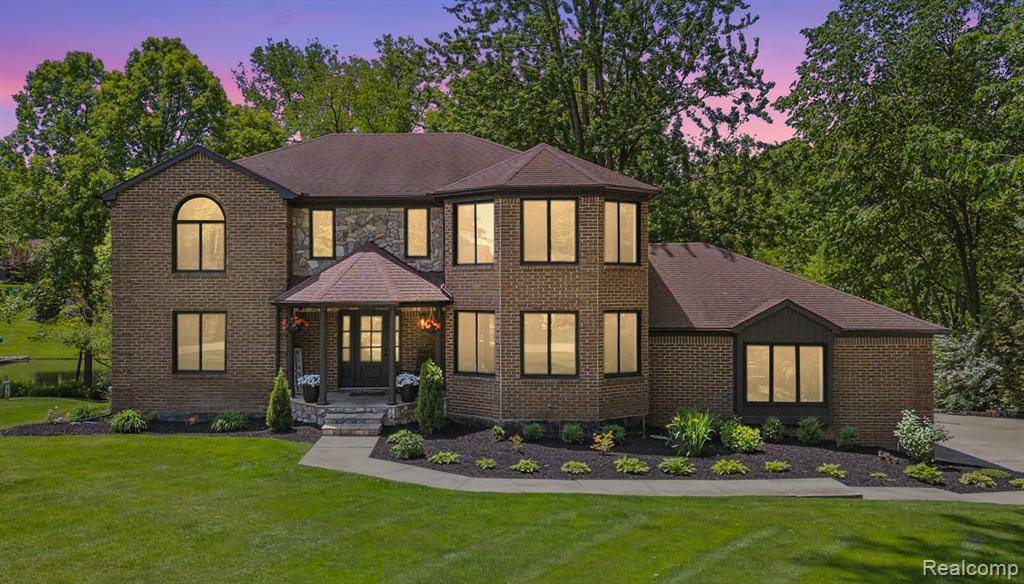 Commerce Twp, MI 48382,5695 Deerwood