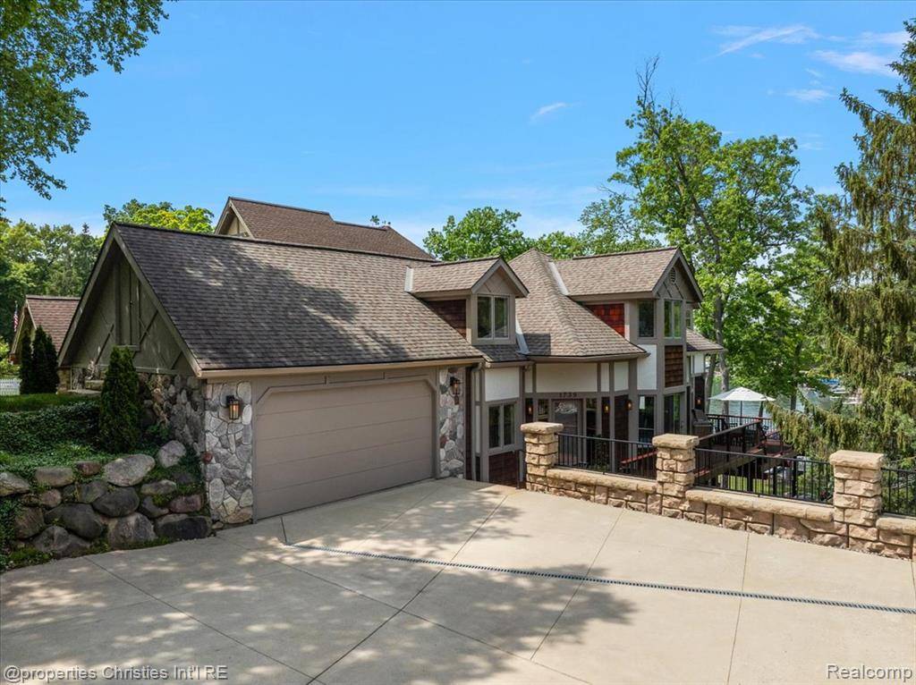 White Lake Twp, MI 48383,1739 Ridge Road