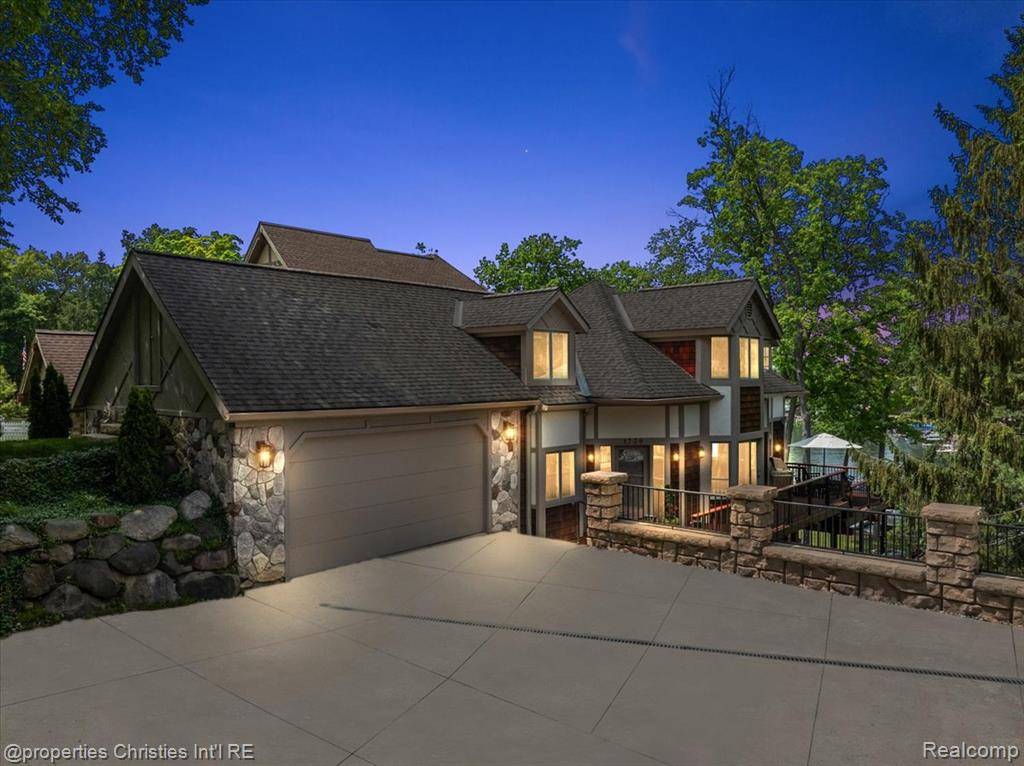 White Lake Twp, MI 48383,1739 Ridge Road