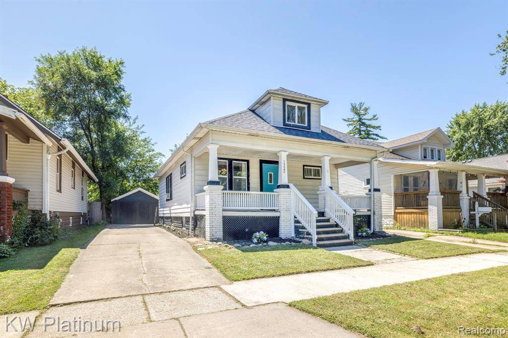 Port Huron, MI 48060,1322 Division Street