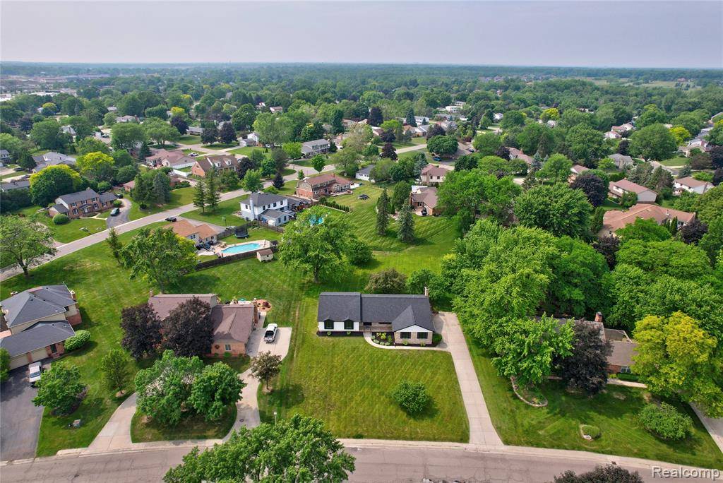 Grand Blanc, MI 48439,507 Charing Cross Drive