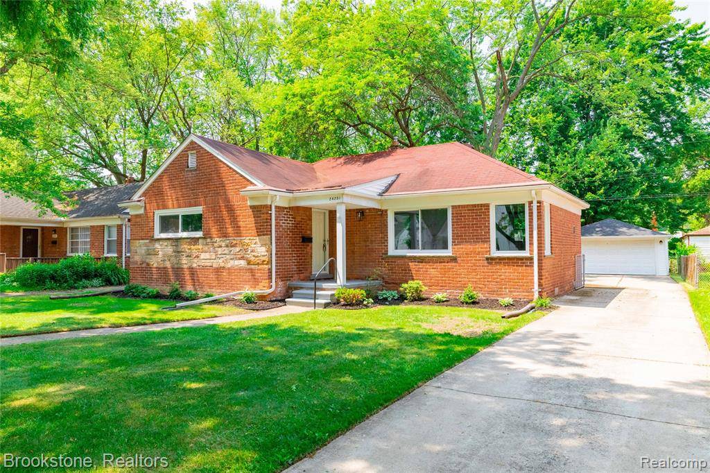 Oak Park, MI 48237,24251 Cloverlawn Street