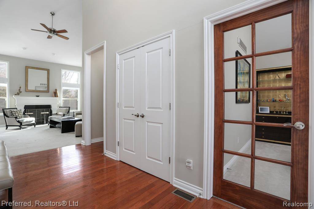 Novi, MI 48374,25336 Sutton Court