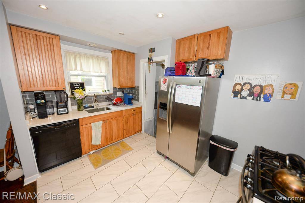 Ferndale, MI 48220,851 Flowerdale Street