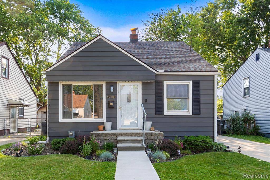 St. Clair Shores, MI 48081,27728 Larchmont Street