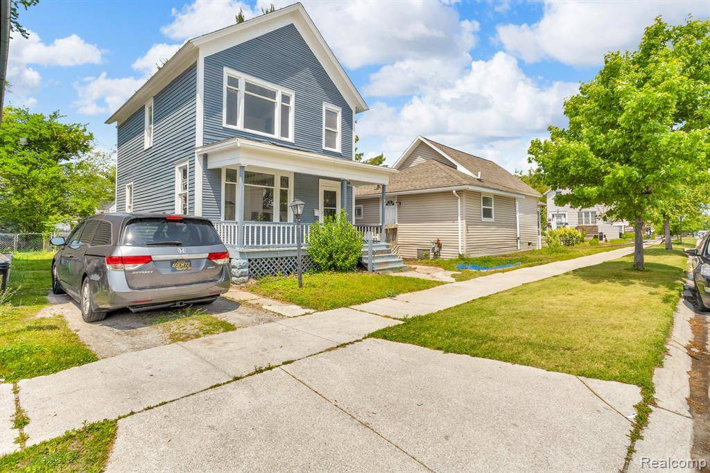 Port Huron, MI 48060,917 Saint Clair Street