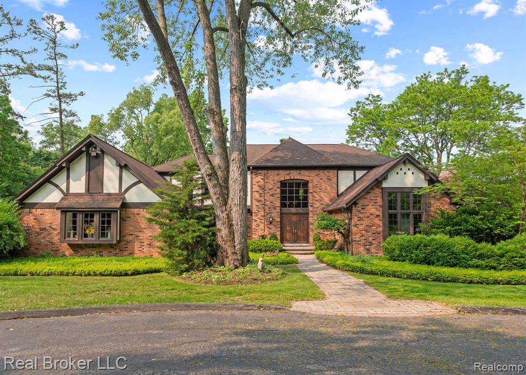 Bloomfield Hills, MI 48304,1299 Orchard Ridge Road