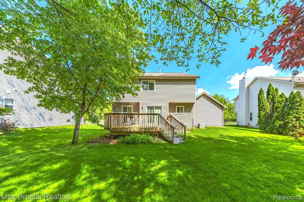 Waterford Twp, MI 48327,137 DONNA