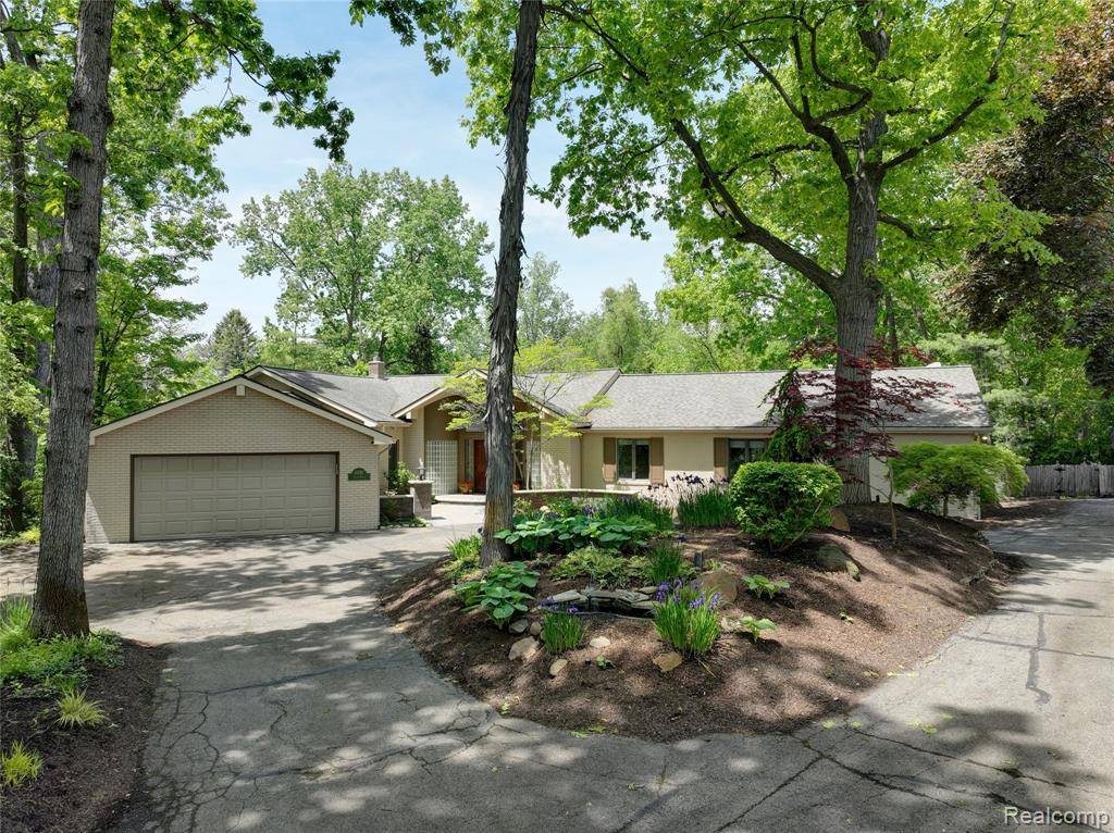 West Bloomfield Twp, MI 48323,4681 Cove Road