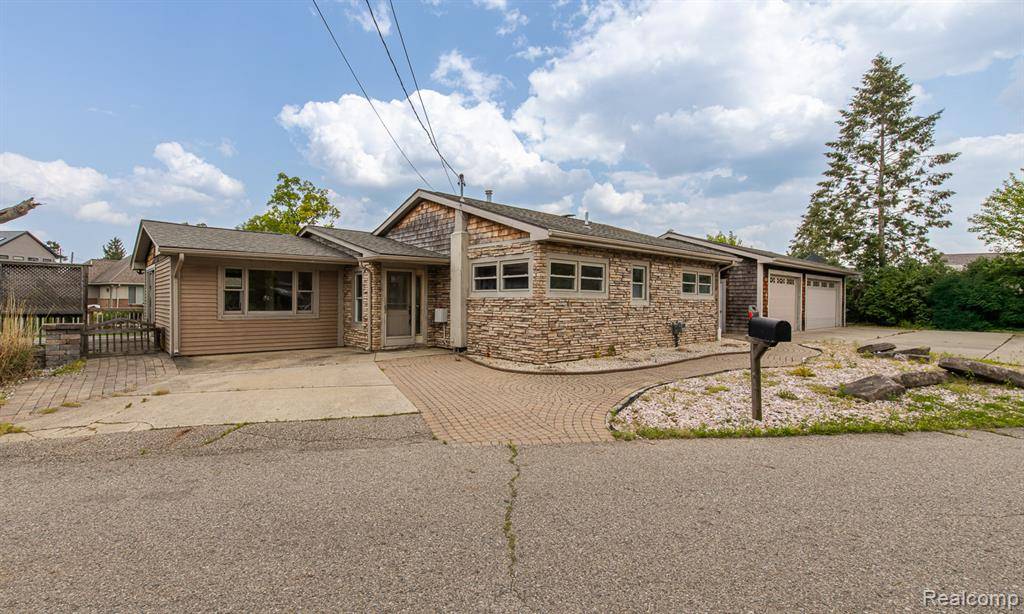White Lake Twp, MI 48386,9634 Bonnie Briar Street