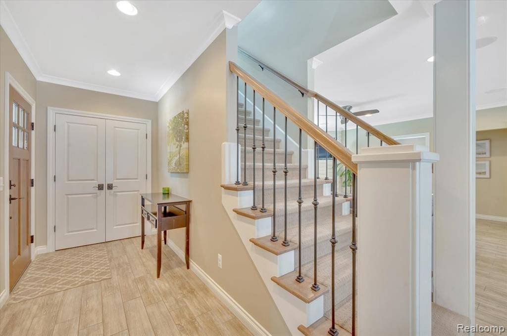 Rochester Hills, MI 48307,240 Red Oak Lane