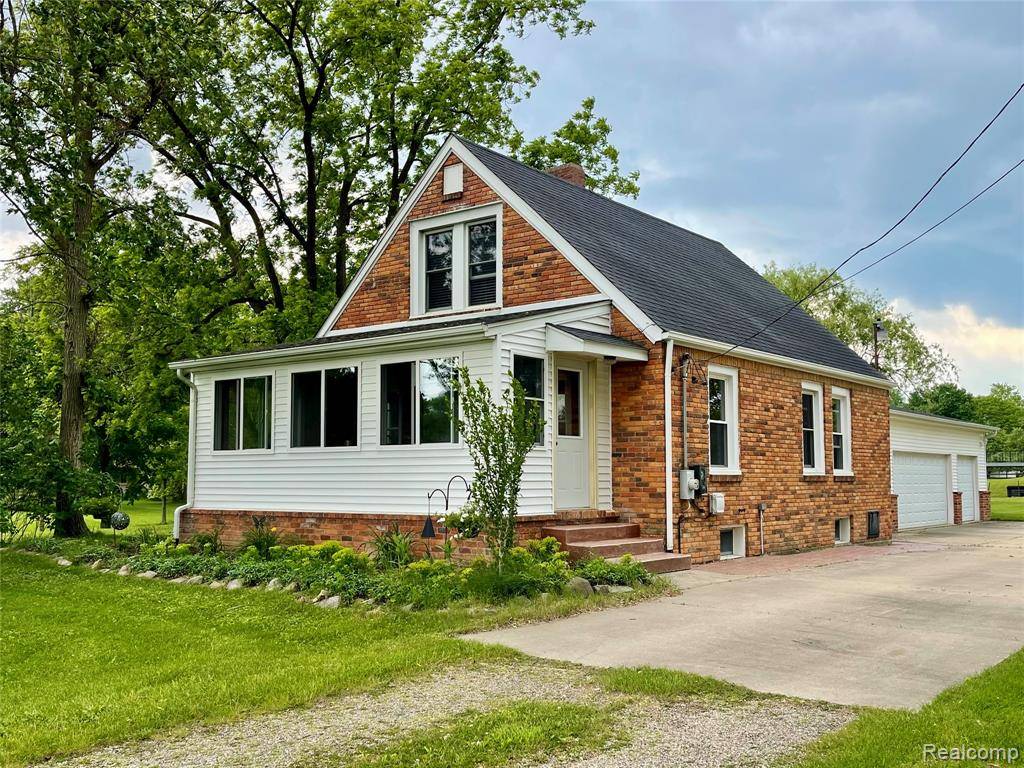 Imlay City, MI 48444,442 Corneil Road