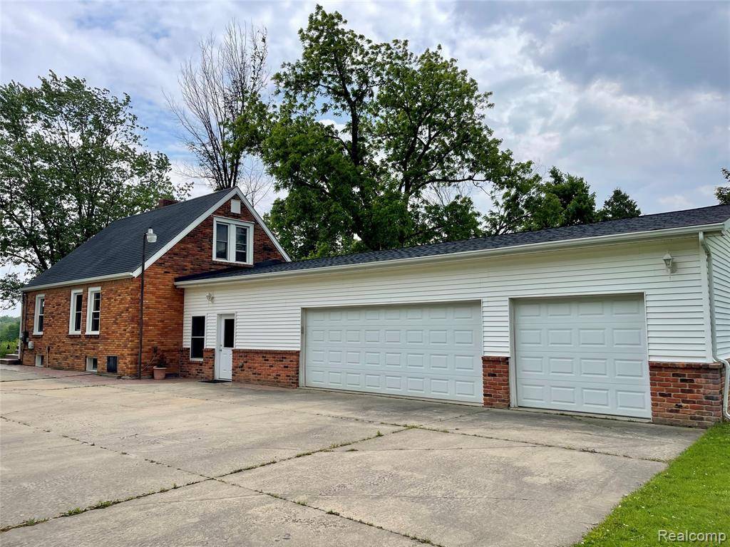 Imlay City, MI 48444,442 Corneil Road